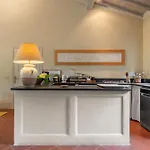 Casa Dell'ambasciatore Vila